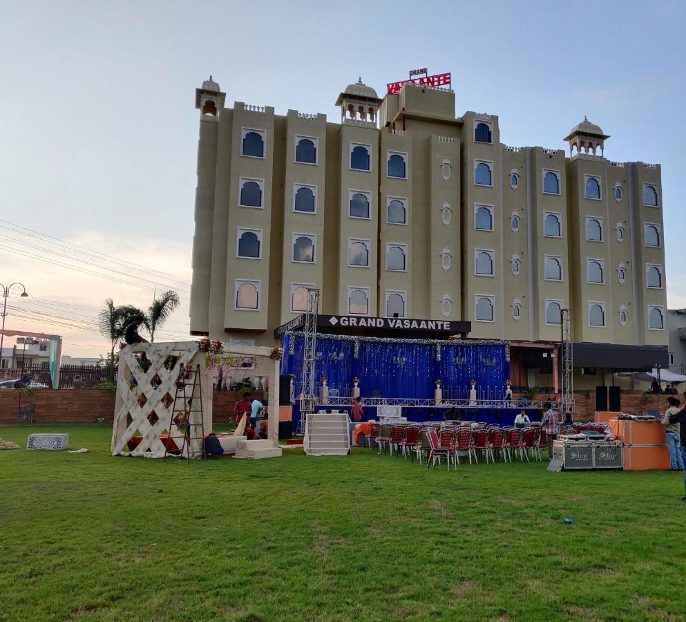 Hotel Grand Vasaante Bhilwara Exterior photo